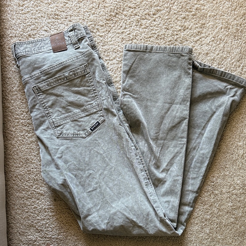 Prana corduroy men’s Slim Fit Pants light green 32x32 worn once